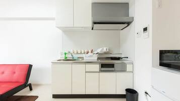 Fridge, microwave, stovetop