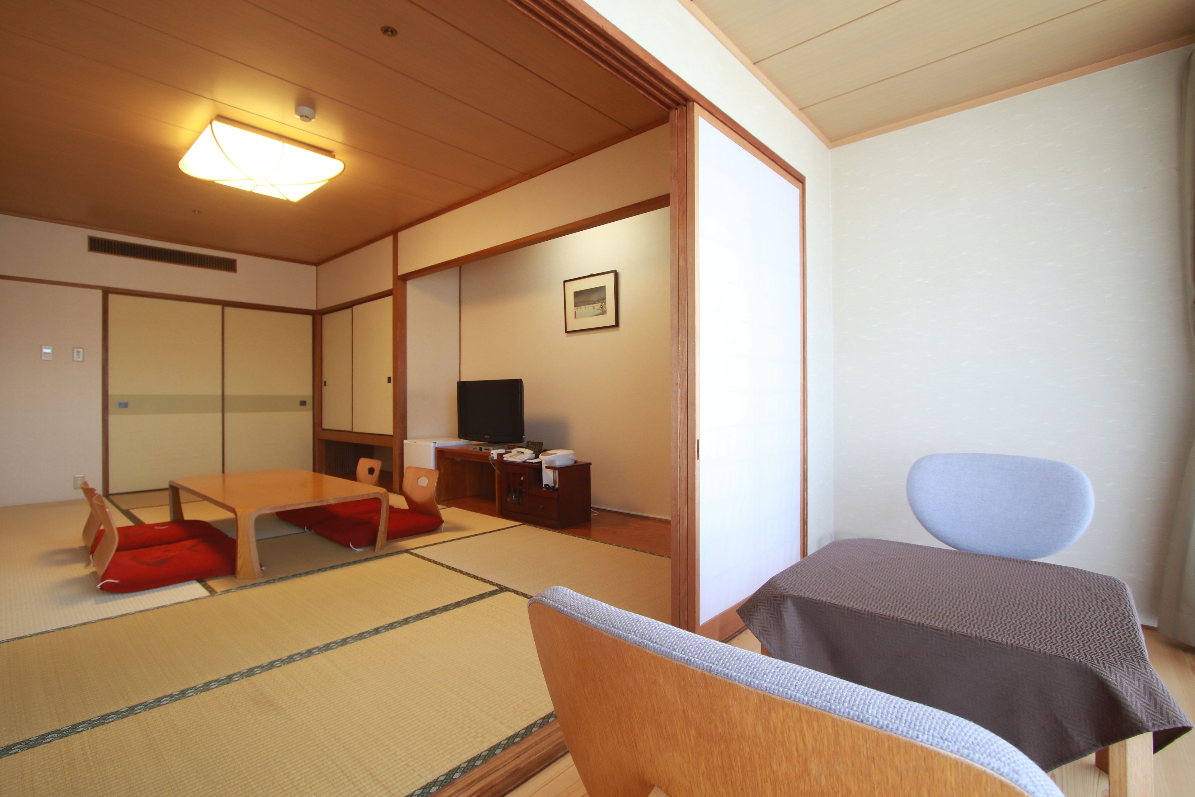 japanese style room | in-room safe, free wifi