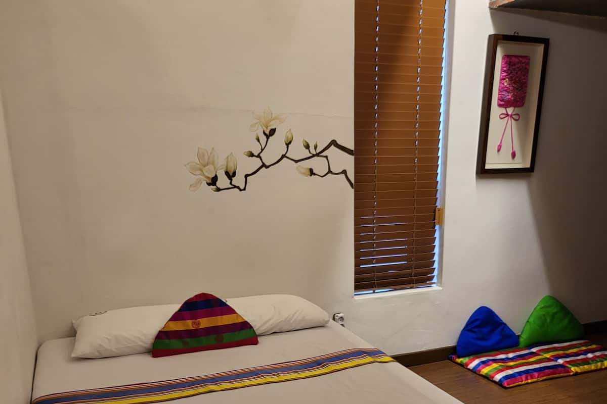 SPACE 6 | Nệm cao su hoạt tính (memory foam), trang trí khác biệt