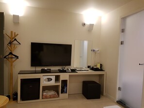 Twin Room | Room amenity