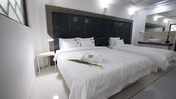 Twin Room | Premium bedding, soundproofing, free WiFi