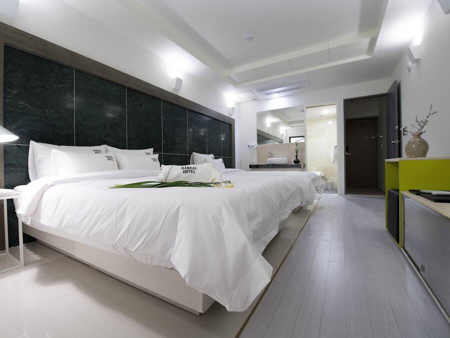Kamar Twin | Seprai premium, kedap suara, dan Wi-Fi gratis