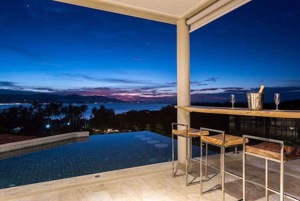 Villa, 5 Bedrooms | Terrace/patio