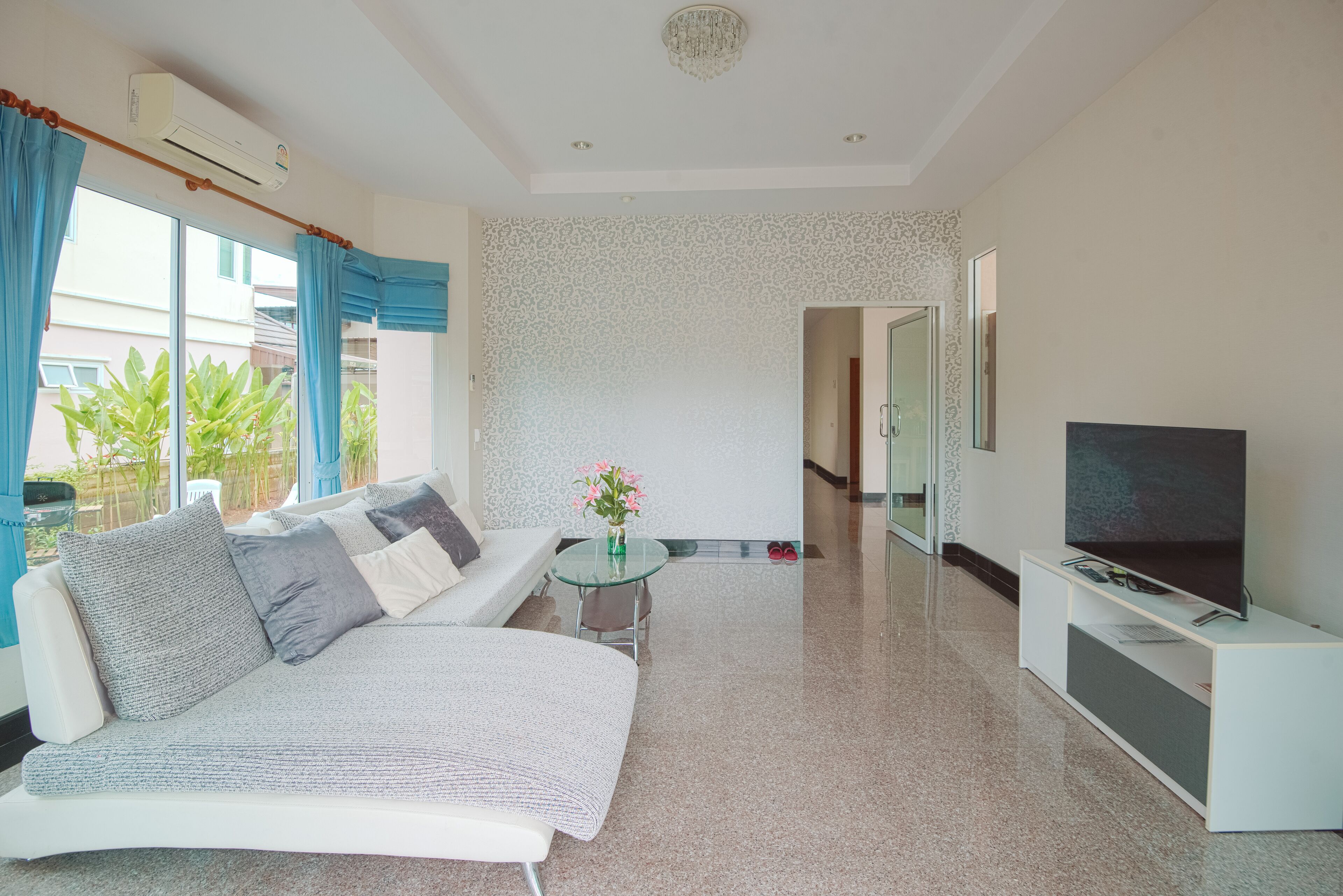 Televisión de pantalla plana