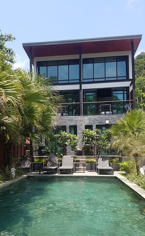 Front of property - 15 Palms Beach Resort (Ko Chang)