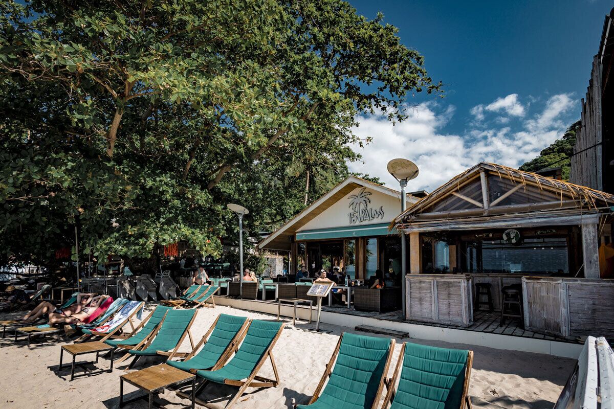 Se sirven desayunos, almuerzos y cenas; cocina local e internacional