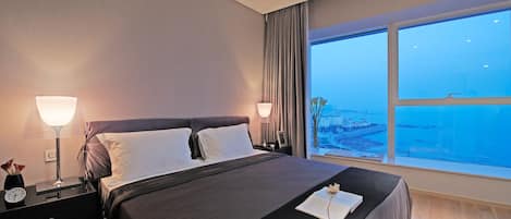 Minibar, in-room safe, desk, blackout drapes