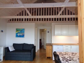 Cottage | Soundproofing, free WiFi, bed sheets