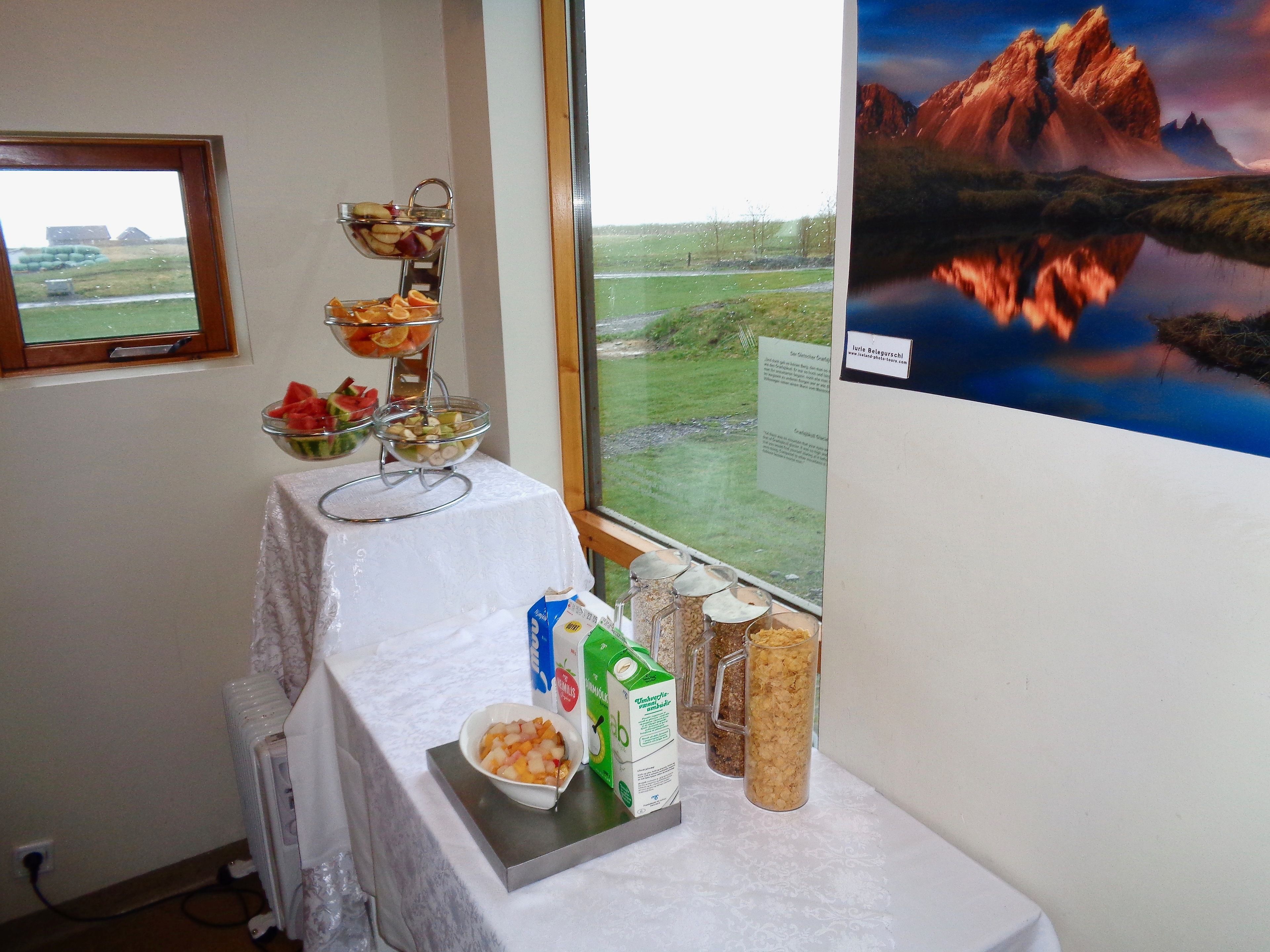 free daily continental breakfast