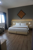 Deluxe King Room | Television