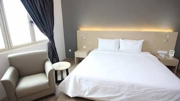 In-room safe, desk, iron/ironing board, free WiFi