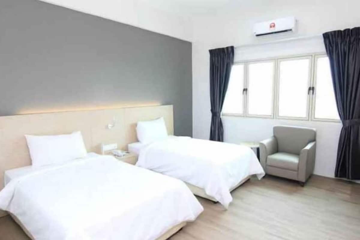 In-room safe, desk, iron/ironing board, free WiFi