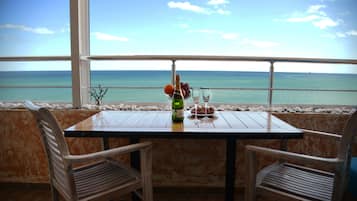 Apartment, Sauna (Suite) | 1 bedroom, in-room safe, free WiFi, bed sheets