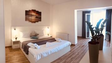 Zimmersafe, kostenloses WLAN, Bettwäsche