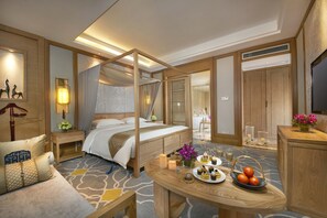 Minibar, in-room safe, desk, blackout curtains - Taishan Blossom Hotel (Tai'an)