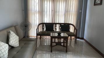 Family House, 2 Bedrooms, Garden View | Living room | Flat-screen TV