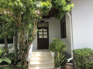 Family House, 2 Bedrooms, Kitchenette, Garden View | Terrace/patio