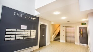 Interior entrance - Giant Serviced Apartments Malone Square (Belfast)