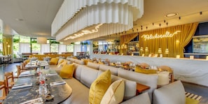 Buffet déjeuner (16 EUR par personne)