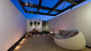 Deluxe Suite | Terrace/patio - LA VIE Hotel (Nanning)