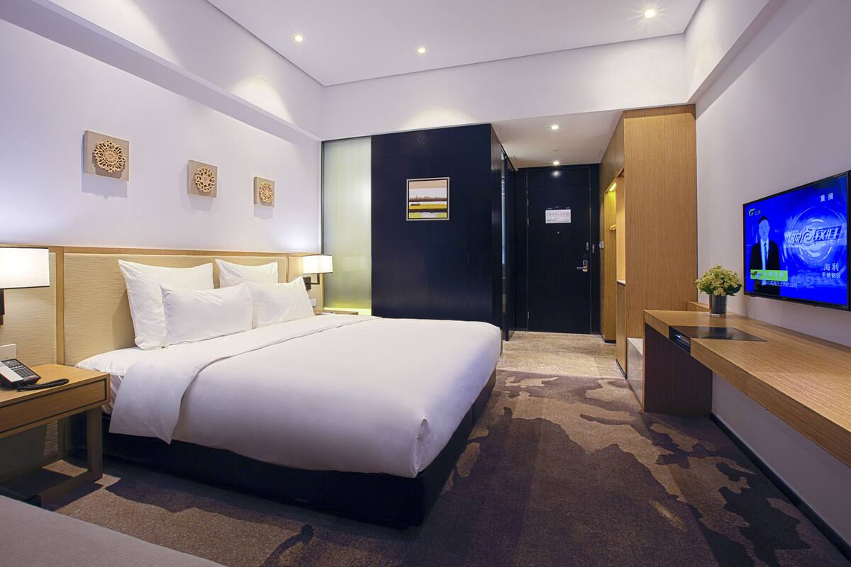 Superior Double Room | In-room safe, desk, blackout drapes, WiFi (free)