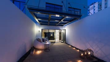 Deluxe Suite | Terrace/patio