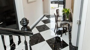Lobby - Giant Serviced Apt. Cliftonville House (Belfast)