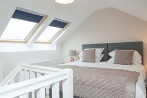 Apartment, 2 Bedrooms | Iron/ironing board, free cribs/infant beds, free WiFi - Giant Serviced Apt. Cliftonville House (Belfast)