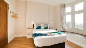 Deluxe Double Room, 1 Double Bed | Iron/ironing board, free WiFi, bed sheets