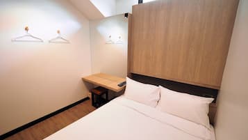 Standard Single Room, 1 Queen Bed | Free WiFi, bed sheets