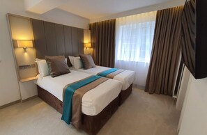 Deluxe Twin Room | 1 bedroom, desk, iron/ironing board, free WiFi - Remont Oxford Hotel (Oxford)