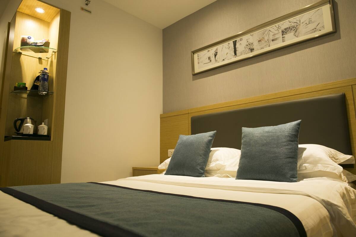 Standard Double Room | In-room safe, desk, blackout drapes, WiFi (free)