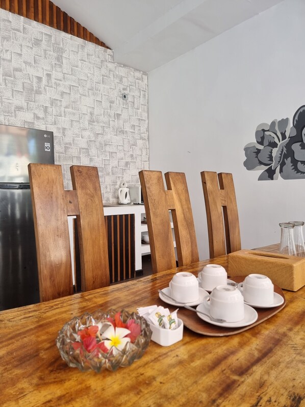 Vila, 3 quartos, piscina particular | Cozinha privada | Chaleira elétrica