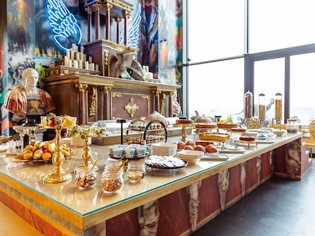 Breakfast area. Collini Rooms, WorldHotels Crafted