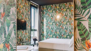 Superior-Zimmer, 1 Queen-Bett, Nichtraucher | Daunenbettdecken, Minibar, Zimmersafe, individuell dekoriert