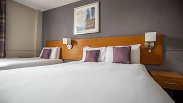 Superior Family Room - 1 double + 1 single | Minibar, individually decorated, individually furnished, desk