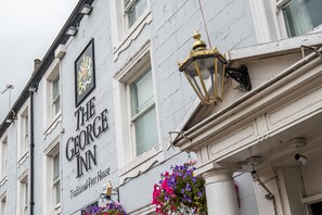 Exterior - The George Inn (Selby)
