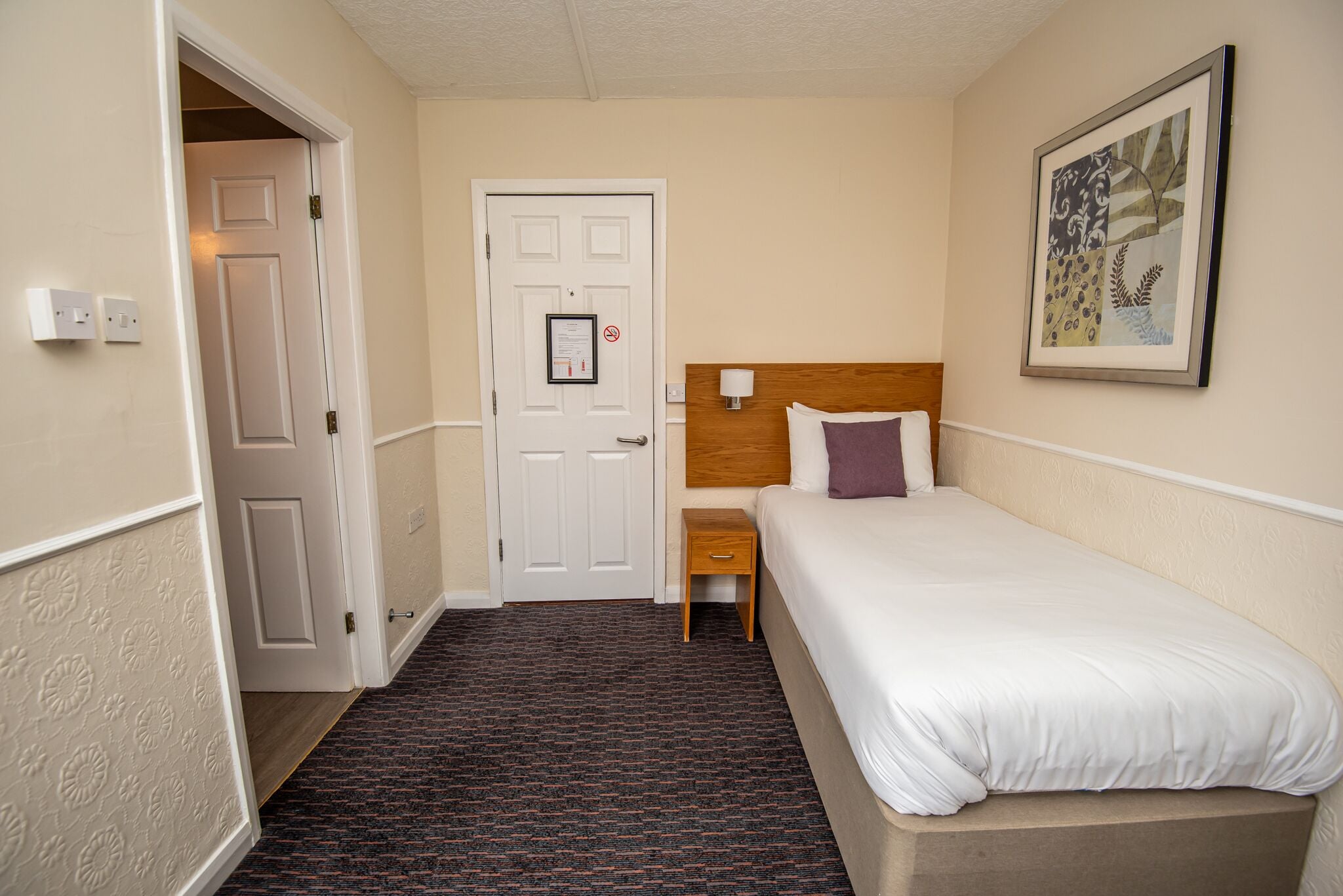 Kamar Single, ensuite | Didekorasi berbeda-beda dan dilengkapi dengan perabotan berbeda-beda