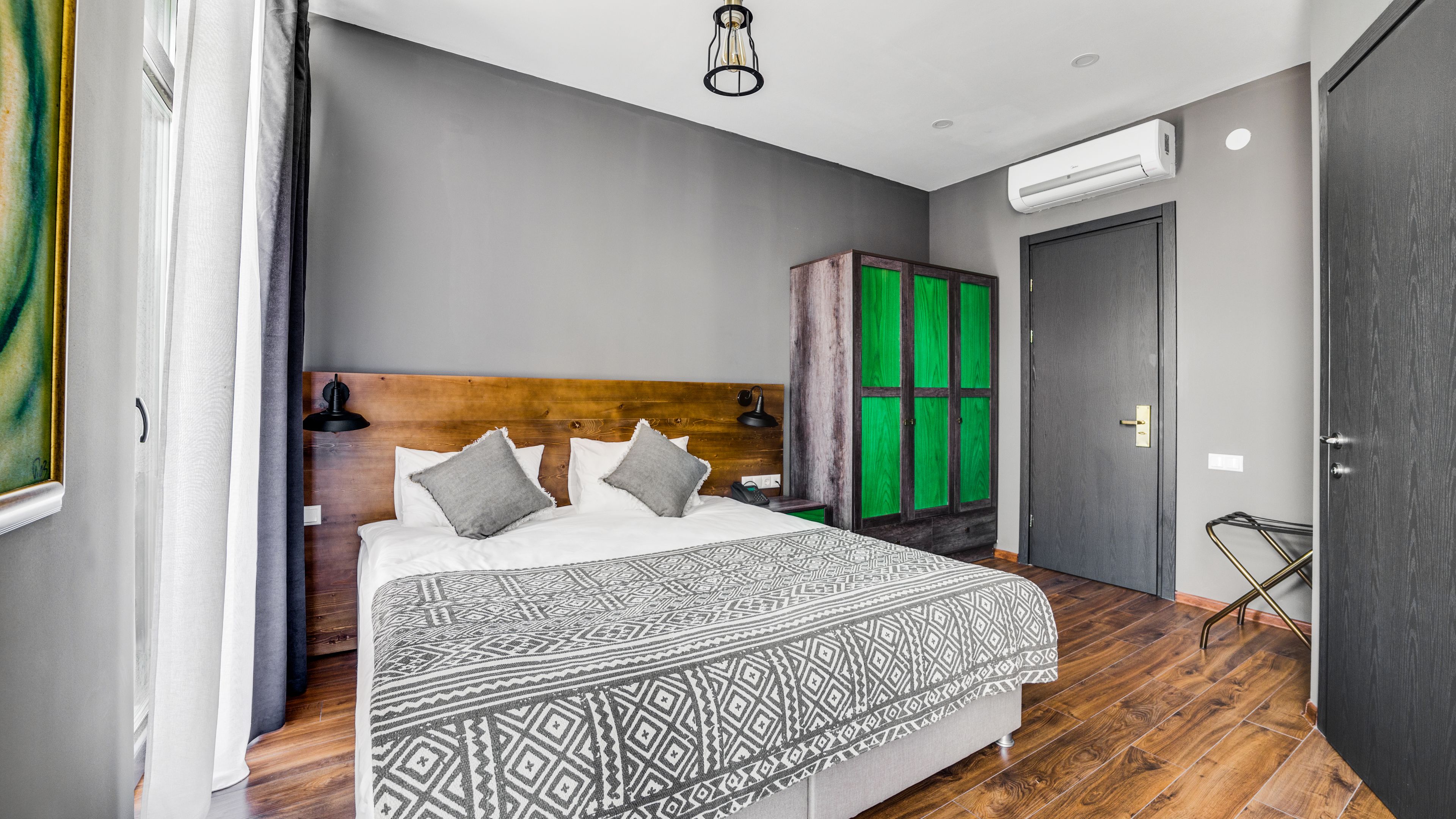 Double or Twin Room | In-room safe, soundproofing, iron/ironing board, free cribs/infant beds