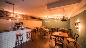 2 restaurants, breakfast, lunch served; local and international cuisine - Hotel Gino Wellness Mtskheta (Mtskheta)
