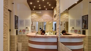 غرفة مزدوجة (Rome Vatican Inn) | ميني بار ومكتب وتجهيزات عازلة للصوت وواي فاي مجانًا
