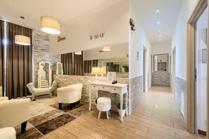 Chambre Supérieure (Vatican Treasure)