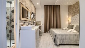 غرفة سوبيريور مزدوجة (Relasi Vatican Secret&Spa) | ميني بار ومكتب وتجهيزات عازلة للصوت وواي فاي مجانًا