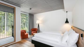 Premium bedding, in-room safe, desk, laptop workspace