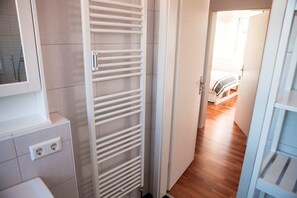 Deluxe Apartment, 1 Bedroom, City View | Bathroom
