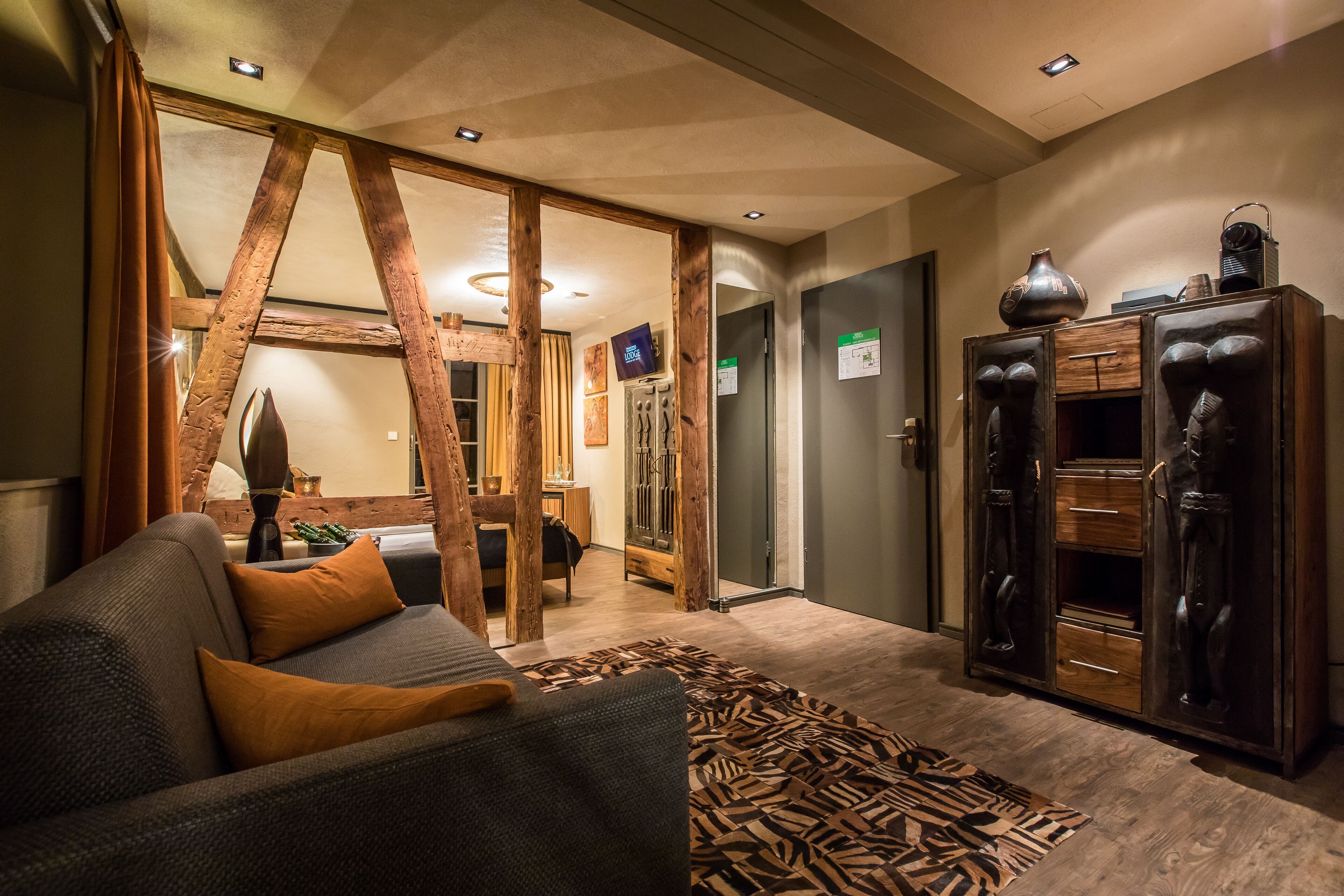 Junior Suite | Living area | Flat-screen TV