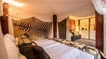 Junior Suite | 1 bedroom, premium bedding, minibar, individually decorated