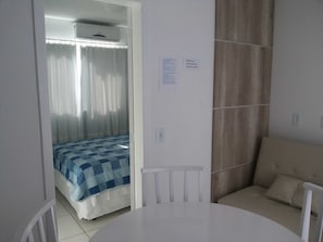 Departamento | Área de sala de estar | Televisión LED y películas con cargo