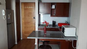 Căn hộ Tiêu chuẩn, 1 giường đôi | Bếp riêng | Tủ lạnh, lò vi sóng, lò nướng, bếp nấu