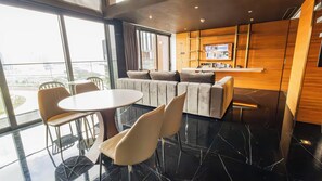 Marilyn Monroe Suite, 2 Bedrooms, Non Smoking, 2 Bathrooms